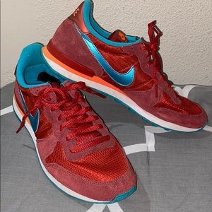 Old School Nike Internationalist